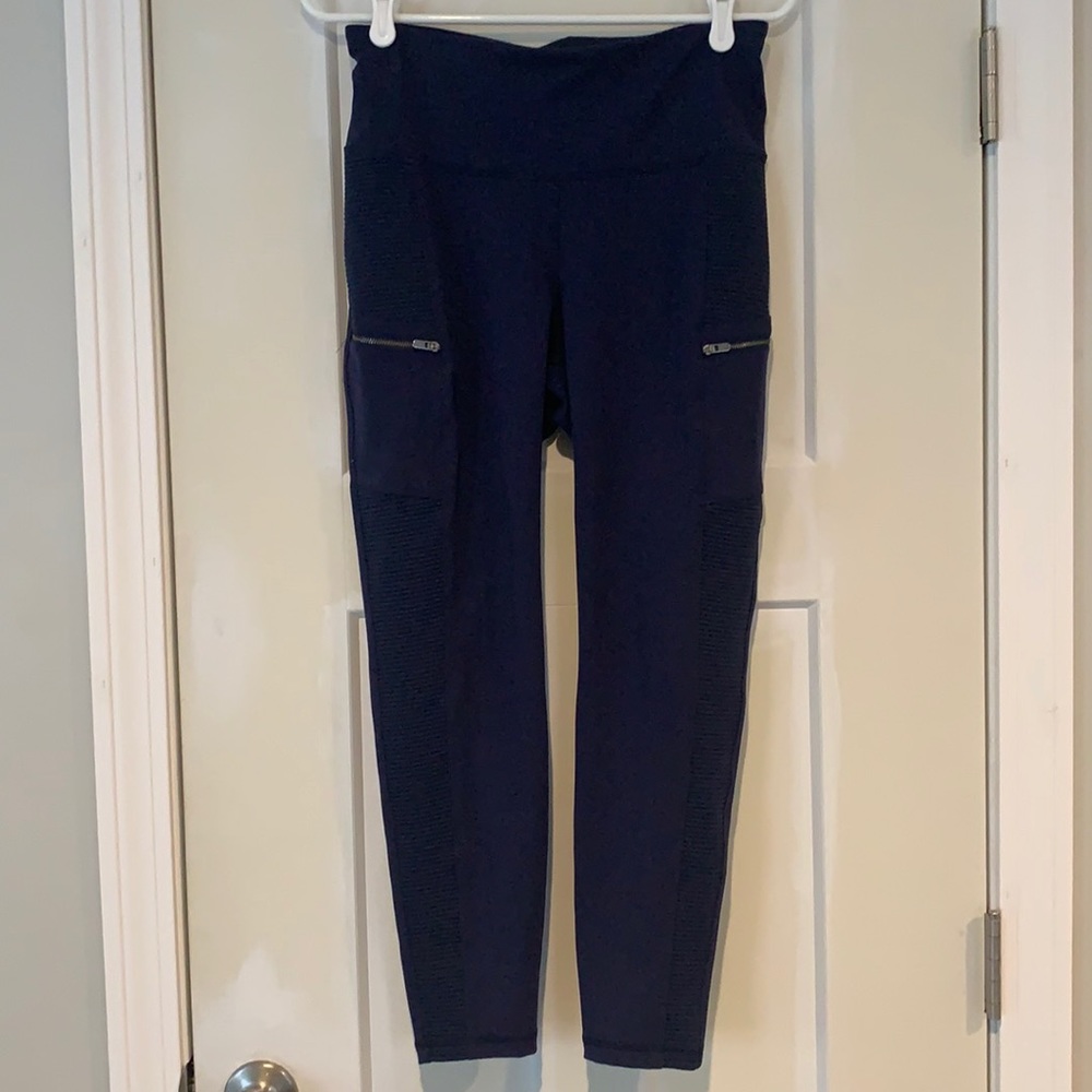 Old Navy size large navy leggings with zipper pockets